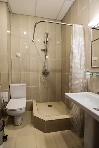 Ванная комната номера 2-местный повышенной комфортности в санатории Бештау города Железноводск - фотография